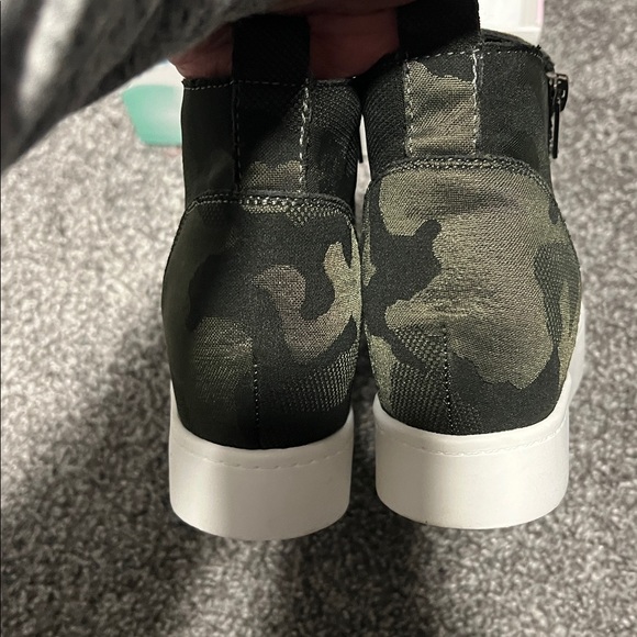Soda Black and Green Camouflage Wedges - Picture 5 of 14